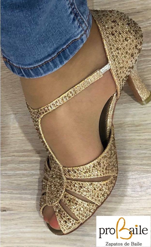 https://www.probaile.com/blog/wp-content/uploads/2018/06/zapatos-de-baile.jpg